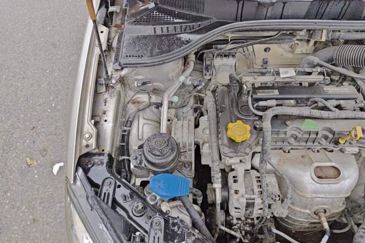 Used Roewe 350 2015 1.5L Automatic Luxury Sunroof Edition Engine Bay Right