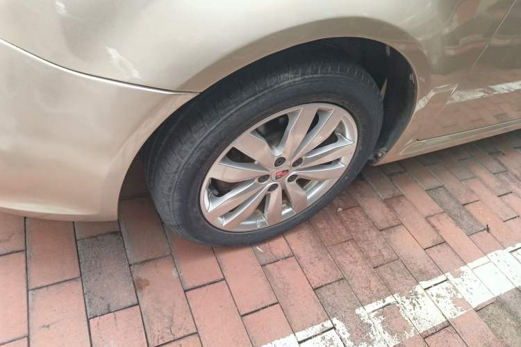 Used Roewe 350 2015 1.5L Manual Luxury Sunroof Edition Exterior 7