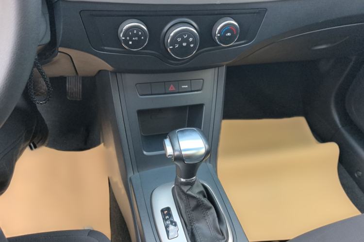 Used Roewe 350 2015 1.5L Automatic Luxury Sunroof Edition Gear Lever