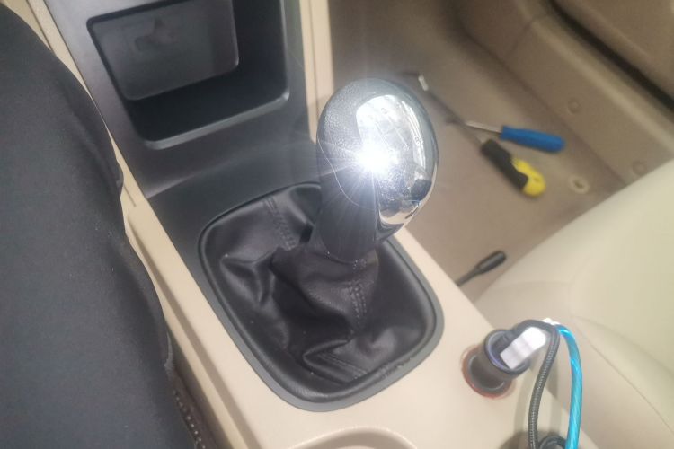 Used Roewe 350 2015 1.5L Manual Luxury Sunroof Edition Gear Lever