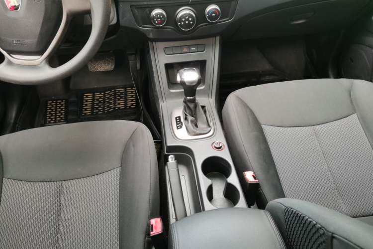 Used Roewe 350 2015 1.5L Automatic Luxury Sunroof Edition Gear Lever