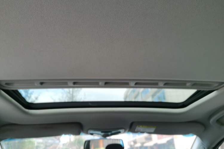 Used Roewe 350 2015 1.5L Automatic Luxury Sunroof Edition Headliner