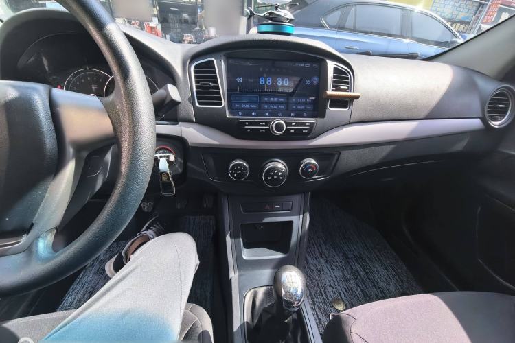 Used Roewe 350 2015 1.5L Manual Luxury Sunroof Edition Interior 1