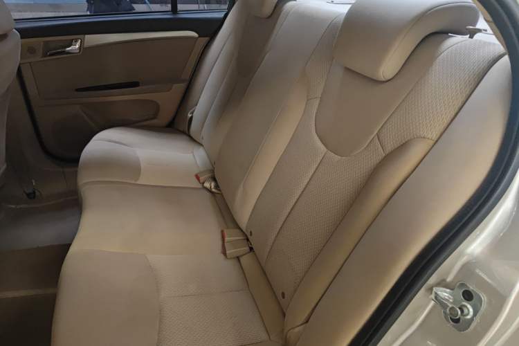 Used Roewe 350 2015 1.5L Manual Luxury Sunroof Edition Interior 1