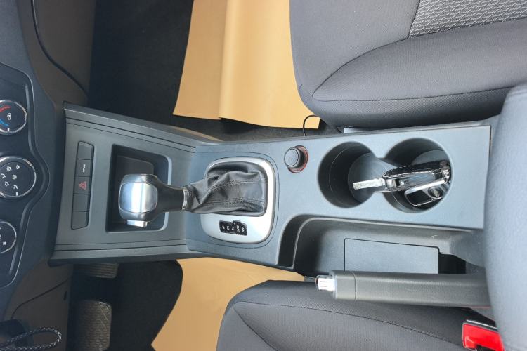 Used Roewe 350 2015 1.5L Automatic Luxury Sunroof Edition Interior 2
