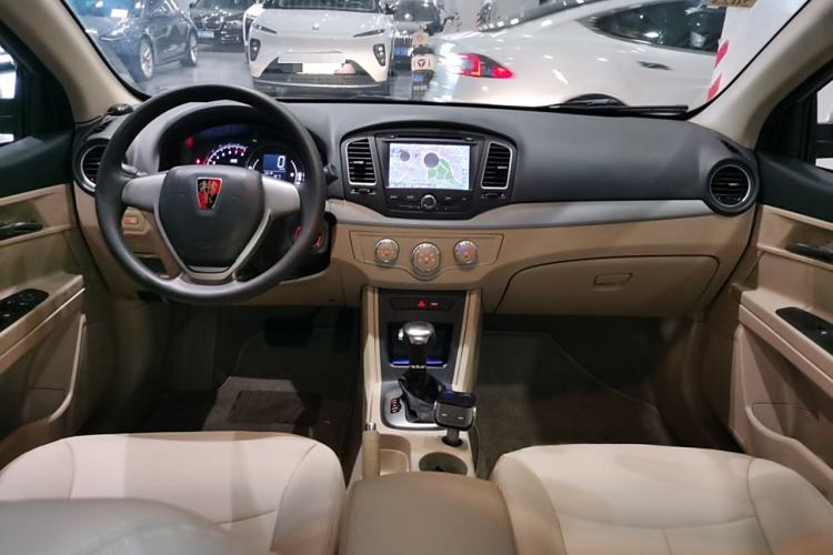 Used Roewe 350 2015 1.5L Automatic Luxury Sunroof Edition Interior 2