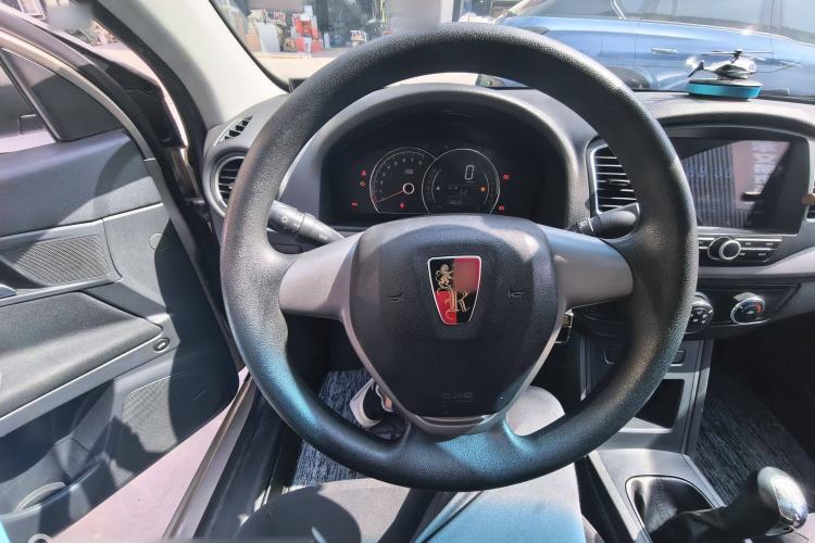 Used Roewe 350 2015 1.5L Manual Luxury Sunroof Edition Interior 3