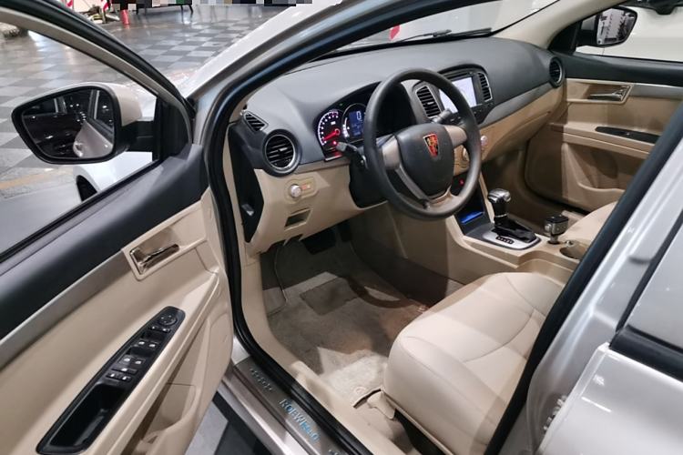 Used Roewe 350 2015 1.5L Automatic Luxury Sunroof Edition Interior 3