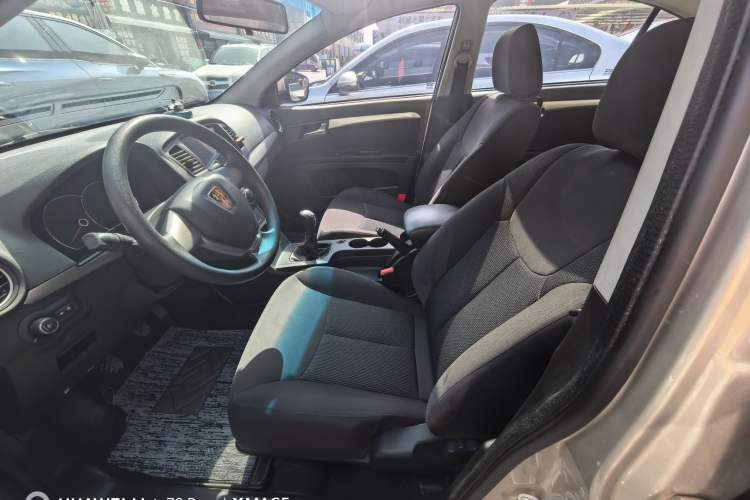 Used Roewe 350 2015 1.5L Manual Luxury Sunroof Edition Interior 5