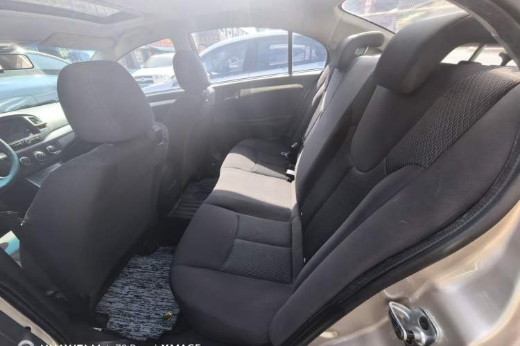 Used Roewe 350 2015 1.5L Manual Luxury Sunroof Edition Interior 6
