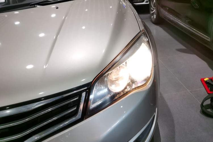 Used Roewe 350 2015 1.5L Automatic Luxury Sunroof Edition Left Front Headlight