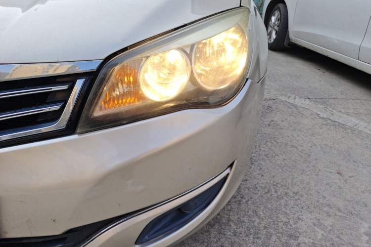 Used Roewe 350 2015 1.5L Manual Luxury Sunroof Edition Left Front Headlight
