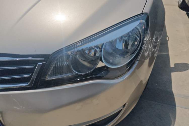 Used Roewe 350 2015 1.5L Manual Luxury Sunroof Edition Left Front Headlight