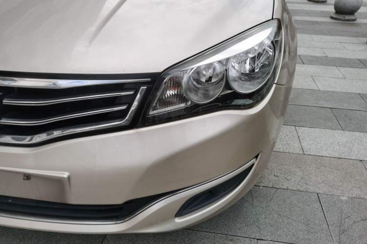 Used Roewe 350 2015 1.5L Automatic Luxury Sunroof Edition Left Front Headlight