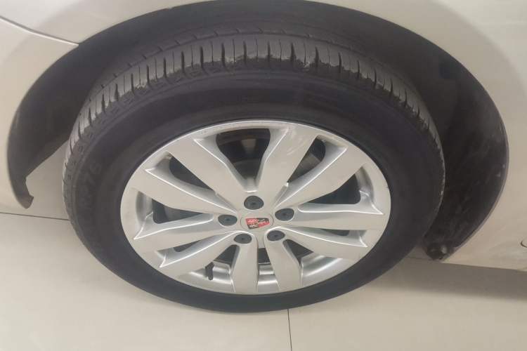 Used Roewe 350 2015 1.5L Manual Luxury Sunroof Edition Left Front Wheel Hub
