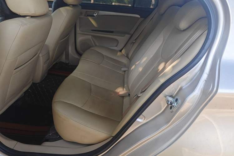 Used Roewe 350 2015 1.5L Manual Luxury Sunroof Edition Left Rear Seat