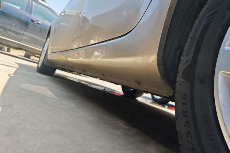 Used Roewe 350 2015 1.5L Manual Luxury Sunroof Edition Left Side Sill