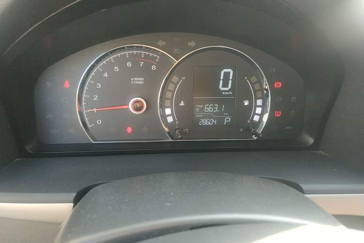 Used Roewe 350 2015 1.5L Automatic Luxury Sunroof Edition Odometer Close Up