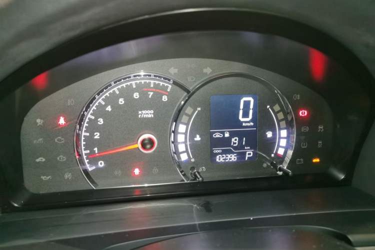 Used Roewe 350 2015 1.5L Automatic Luxury Sunroof Edition Odometer Close Up