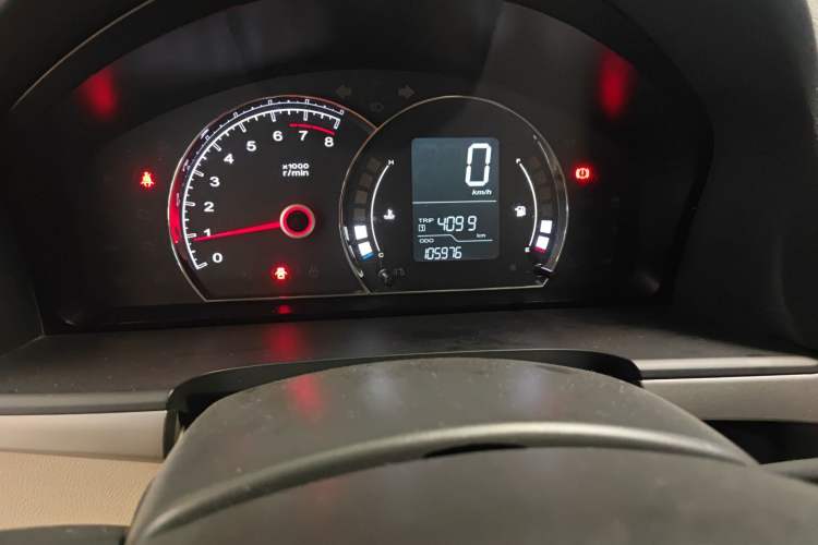 Used Roewe 350 2015 1.5L Manual Luxury Sunroof Edition Odometer Close Up