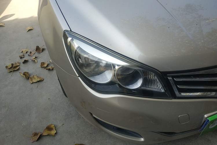 Used Roewe 350 2015 1.5L Automatic Luxury Sunroof Edition Right Front Headlight