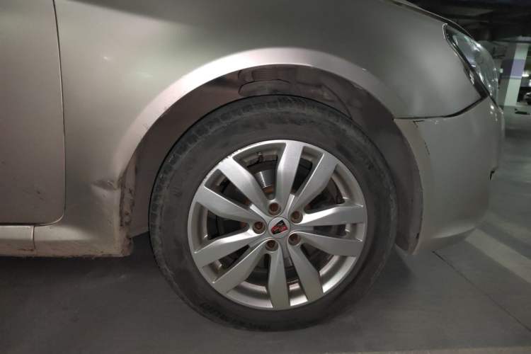 Used Roewe 350 2015 1.5L Manual Luxury Sunroof Edition Right Front Wheel Hub