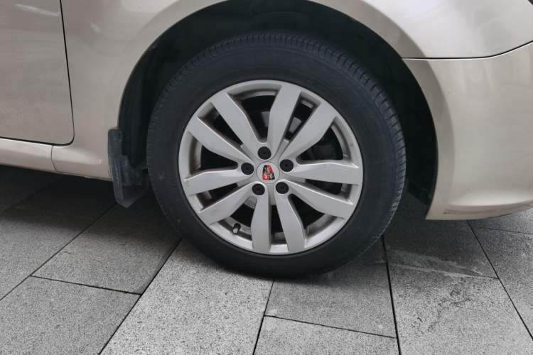 Used Roewe 350 2015 1.5L Automatic Luxury Sunroof Edition Right Front Wheel Hub
