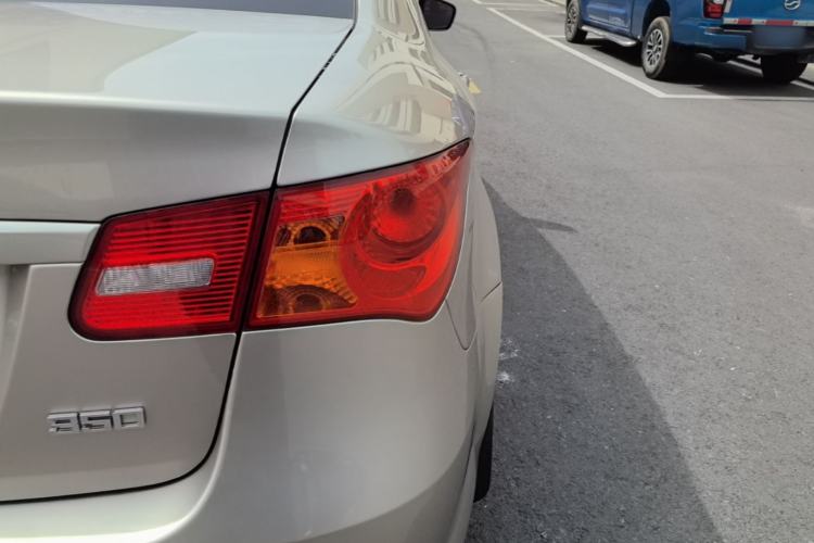Used Roewe 350 2015 1.5L Automatic Luxury Sunroof Edition Right Rear Taillight