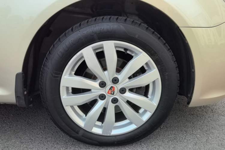 Used Roewe 350 2015 1.5L Automatic Luxury Sunroof Edition Right Rear Wheel Hub