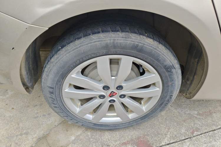 Used Roewe 350 2015 1.5L Manual Luxury Sunroof Edition Right Rear Wheel Hub
