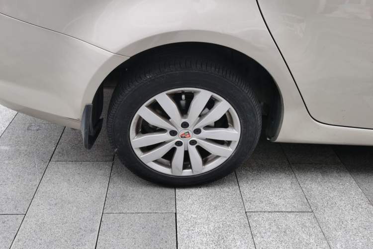 Used Roewe 350 2015 1.5L Automatic Luxury Sunroof Edition Right Rear Wheel Hub