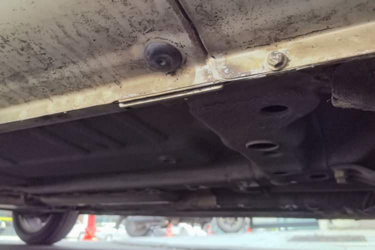Used Roewe 350 2015 1.5L Automatic Luxury Sunroof Edition Right Side Sill