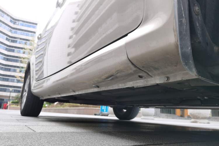 Used Roewe 350 2015 1.5L Automatic Luxury Sunroof Edition Right Side Sill