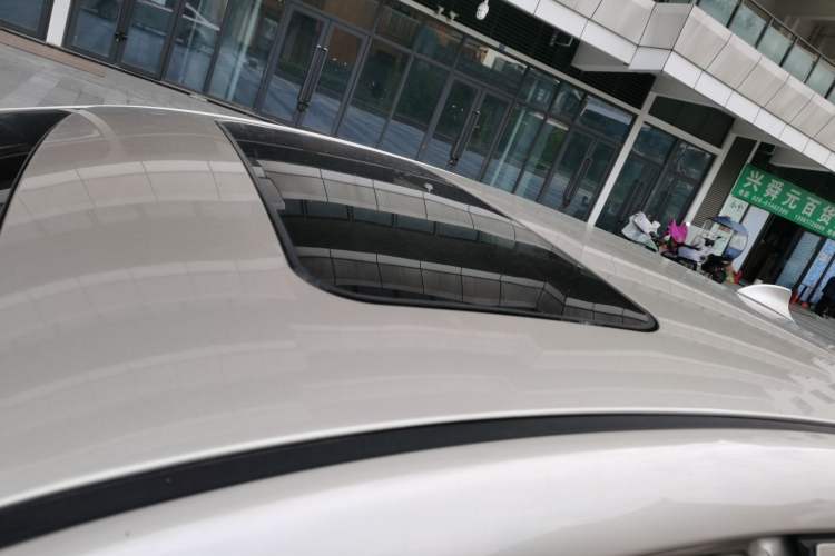 Used Roewe 350 2015 1.5L Automatic Luxury Sunroof Edition Roof