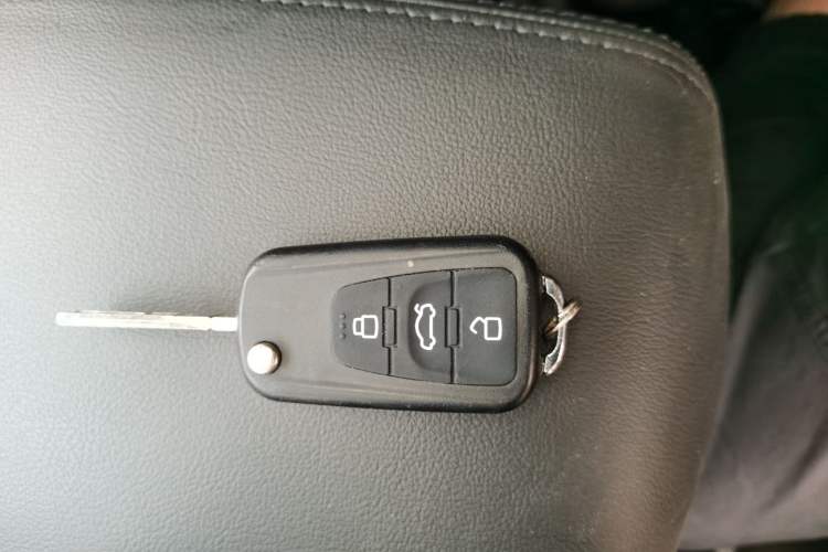 Used Roewe 350 2015 1.5L Automatic Luxury Sunroof Edition Vehicle Key