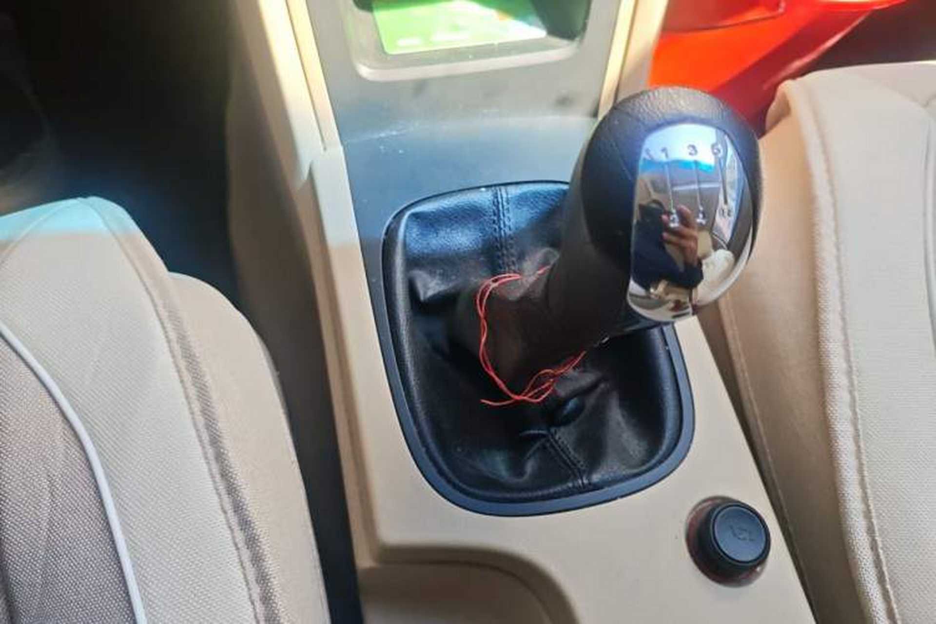 Used Roewe 350 2015 1.5L Manual Luxury Sunroof Edition Gear Lever