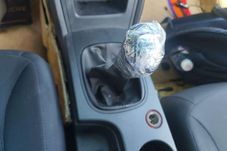 Used Roewe 350 2015 1.5L Manual Luxury Sunroof Edition Gear Lever