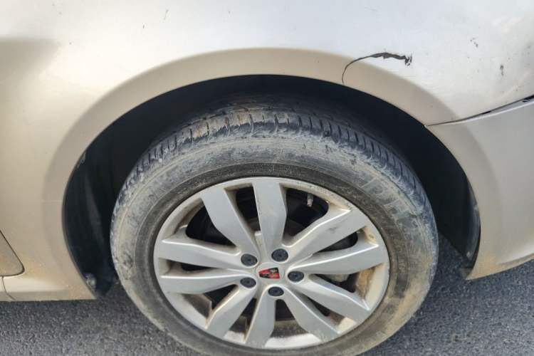 Used Roewe 350 2015 1.5L Manual Luxury Sunroof Edition Right Front Wheel Hub