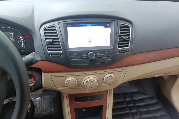 Used Roewe 350 2015 1.5L Automatic Luxury Edition Audio And AC Panel