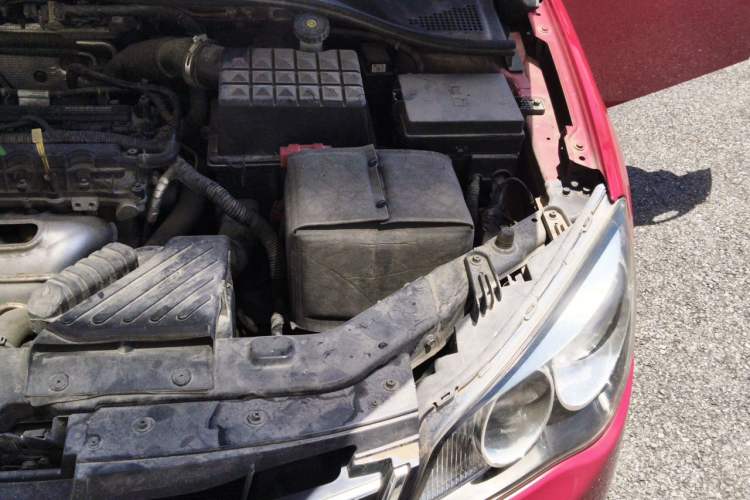 Used Roewe 350 2015 1.5L Automatic Luxury Sunroof Edition Engine Bay Left
