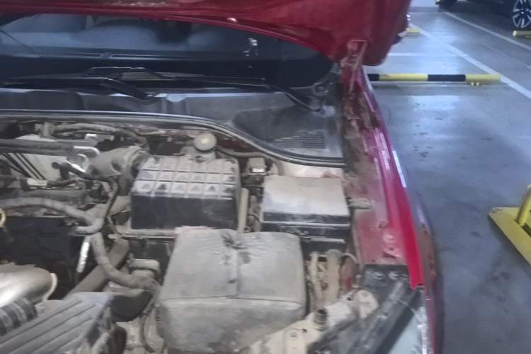 Used Roewe 350 2015 1.5L Automatic Luxury Sunroof Edition Engine Bay Left