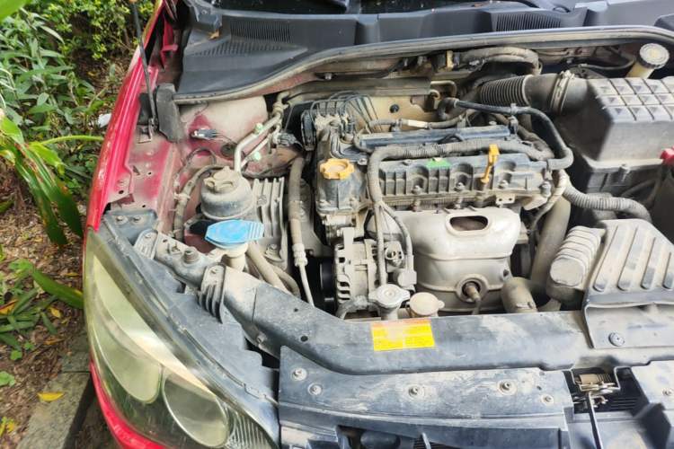 Used Roewe 350 2015 1.5L Manual Luxury Sunroof Edition Engine Bay Right