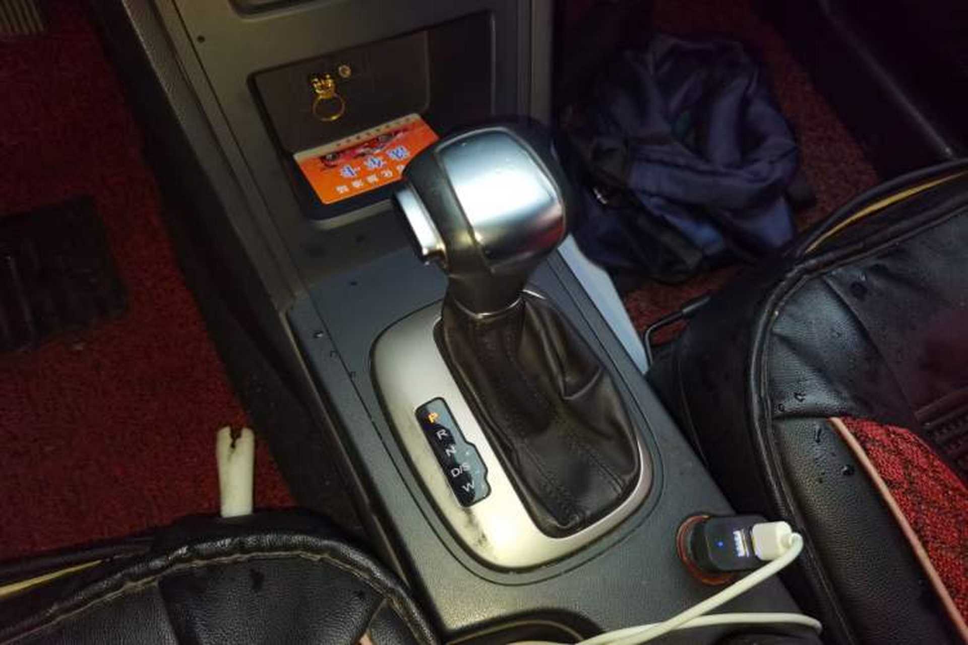 Used Roewe 350 2015 1.5L Automatic Luxury Sunroof Edition Gear Lever