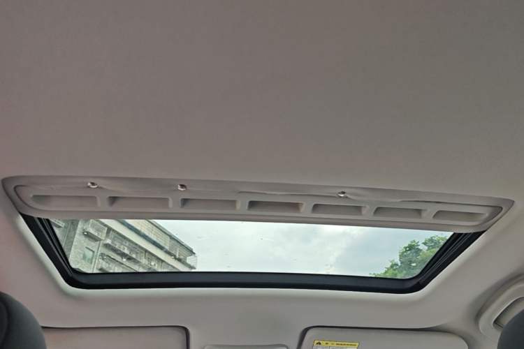 Used Roewe 350 2015 1.5L Automatic Luxury Sunroof Edition Headliner
