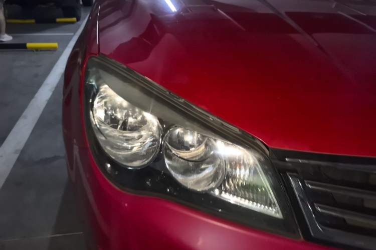 Used Roewe 350 2015 1.5L Automatic Luxury Sunroof Edition Right Front Headlight