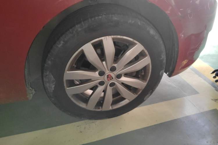 Used Roewe 350 2015 1.5L Automatic Luxury Sunroof Edition Right Front Wheel Hub