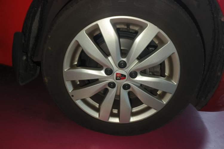 Used Roewe 350 2015 1.5L Automatic Luxury Sunroof Edition Right Front Wheel Hub