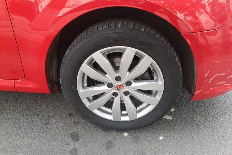 Used Roewe 350 2015 1.5L Automatic Luxury Edition Right Front Wheel Hub