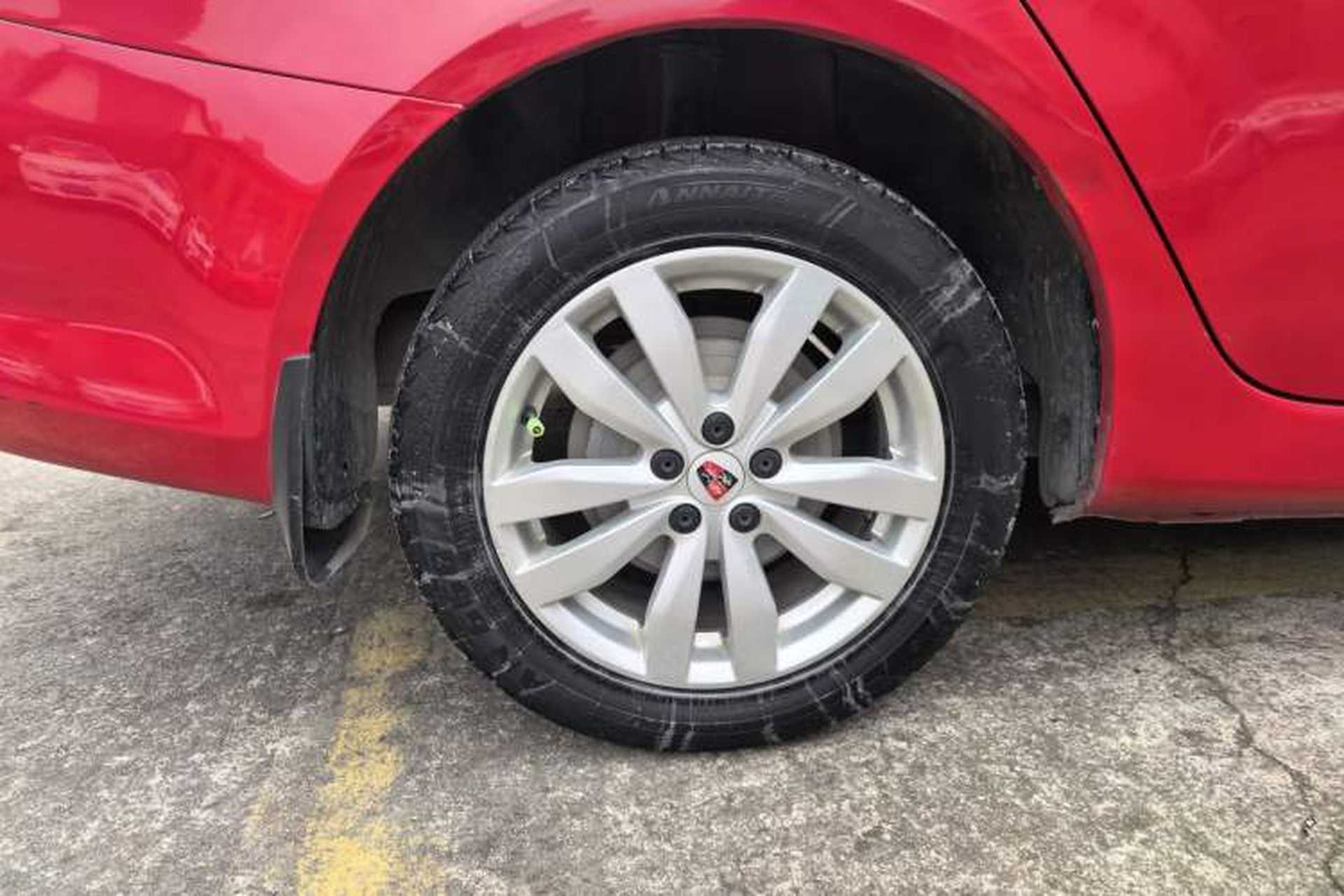 Used Roewe 350 2015 1.5L Manual Luxury Sunroof Edition Right Rear Wheel Hub