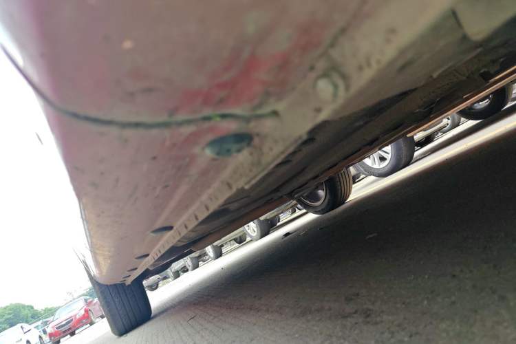 Used Roewe 350 2015 1.5L Automatic Luxury Sunroof Edition Right Side Sill